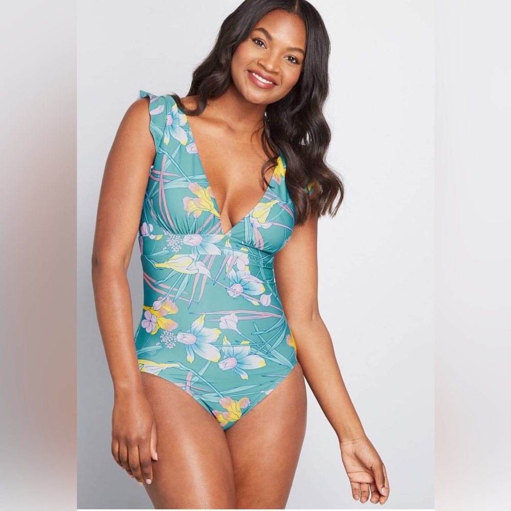 ModCloth Like-New Kelsie V-Neck One Piece Swimsuit